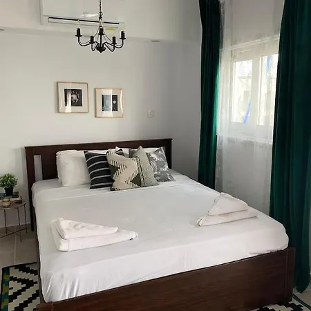 Aria Sea View Apartment Larnaca